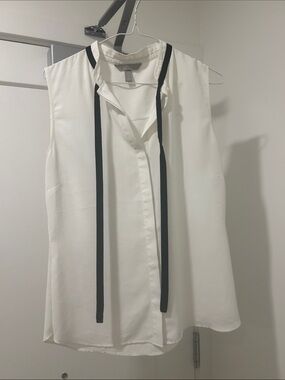 H&M Cream Sleeveless Blouse with Black Tie Trim